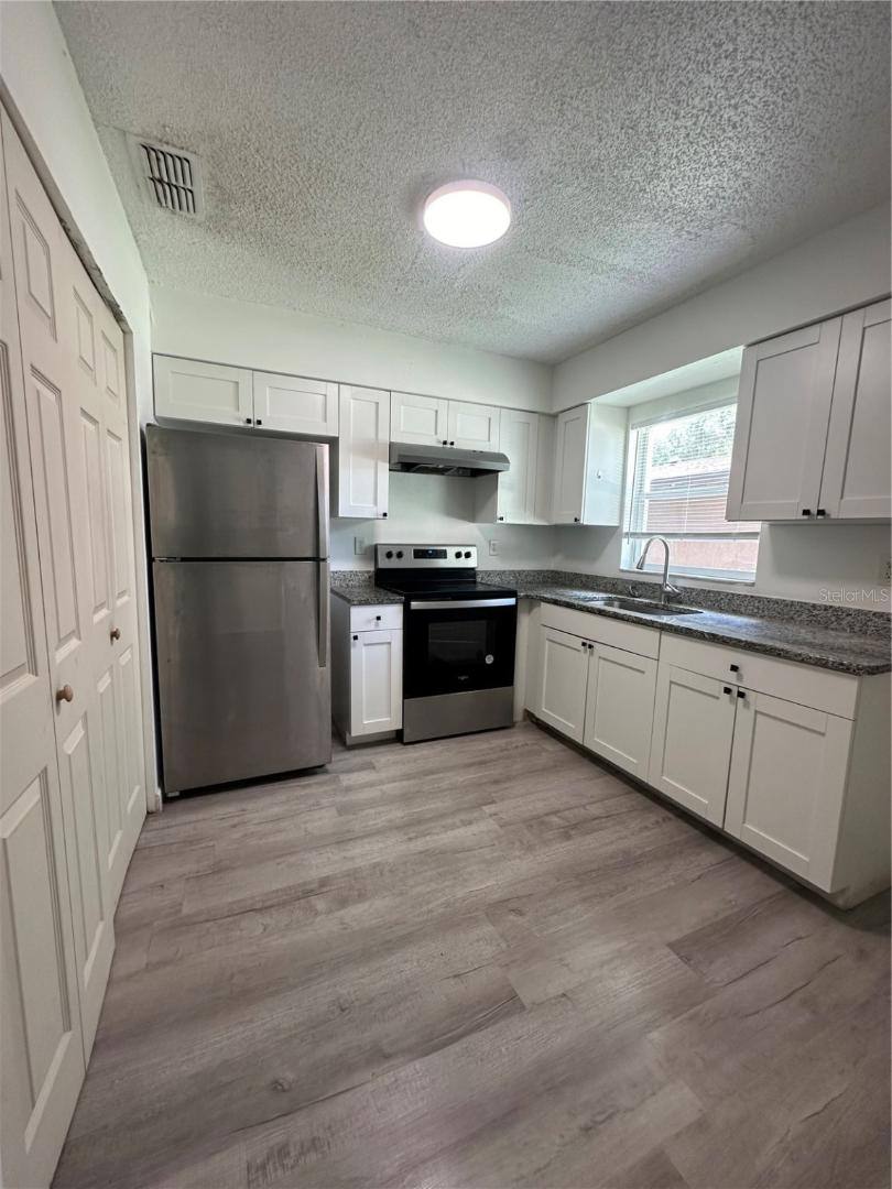 Apartment for rent at 704 Sunset Ave B, Auburndale, FL 33823