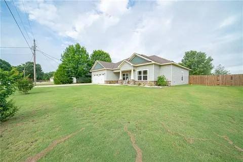 House for rent at 16 Eagles Nest Dr #16 Eagle, Fort Mitchell, AL 36856
