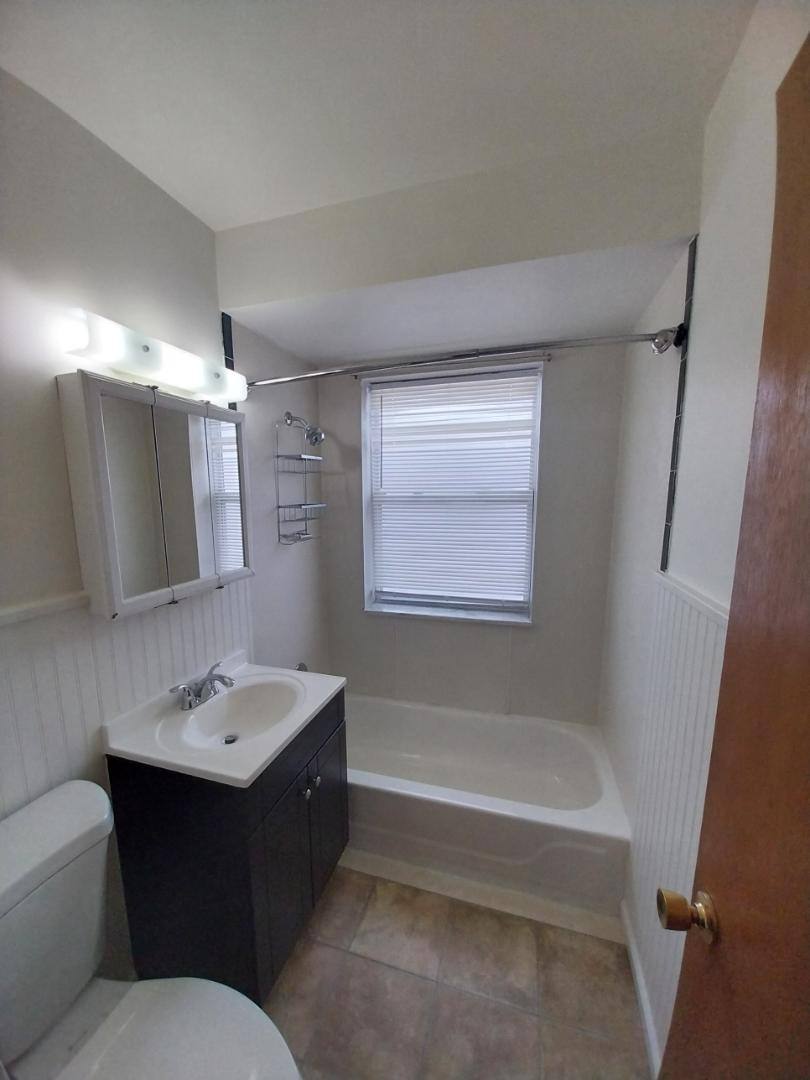 Apartment for rent at 17902 Lake Shore Blvd #3, Cleveland, OH 44119