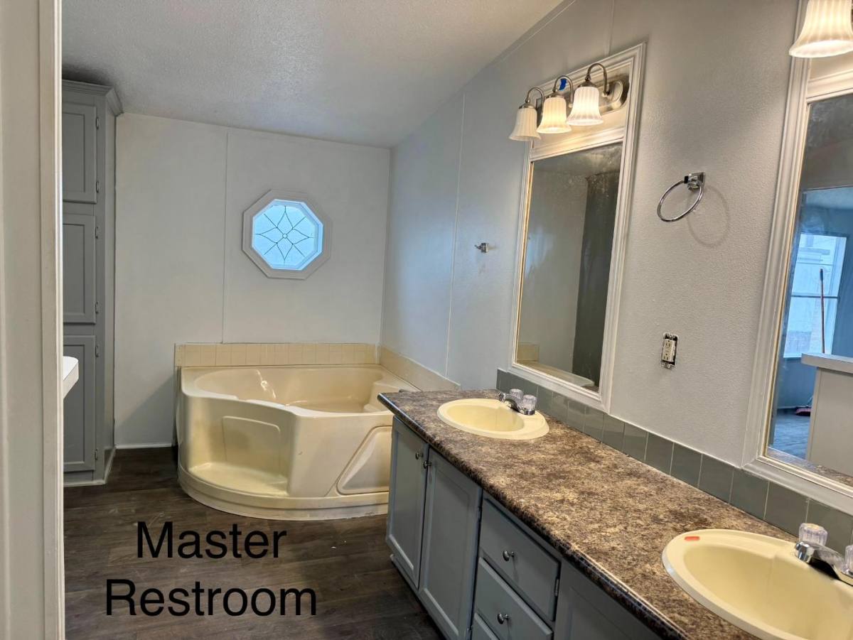 Apartment for rent at 2111 W Austin St #26 Pom, Port Lavaca, TX 77979