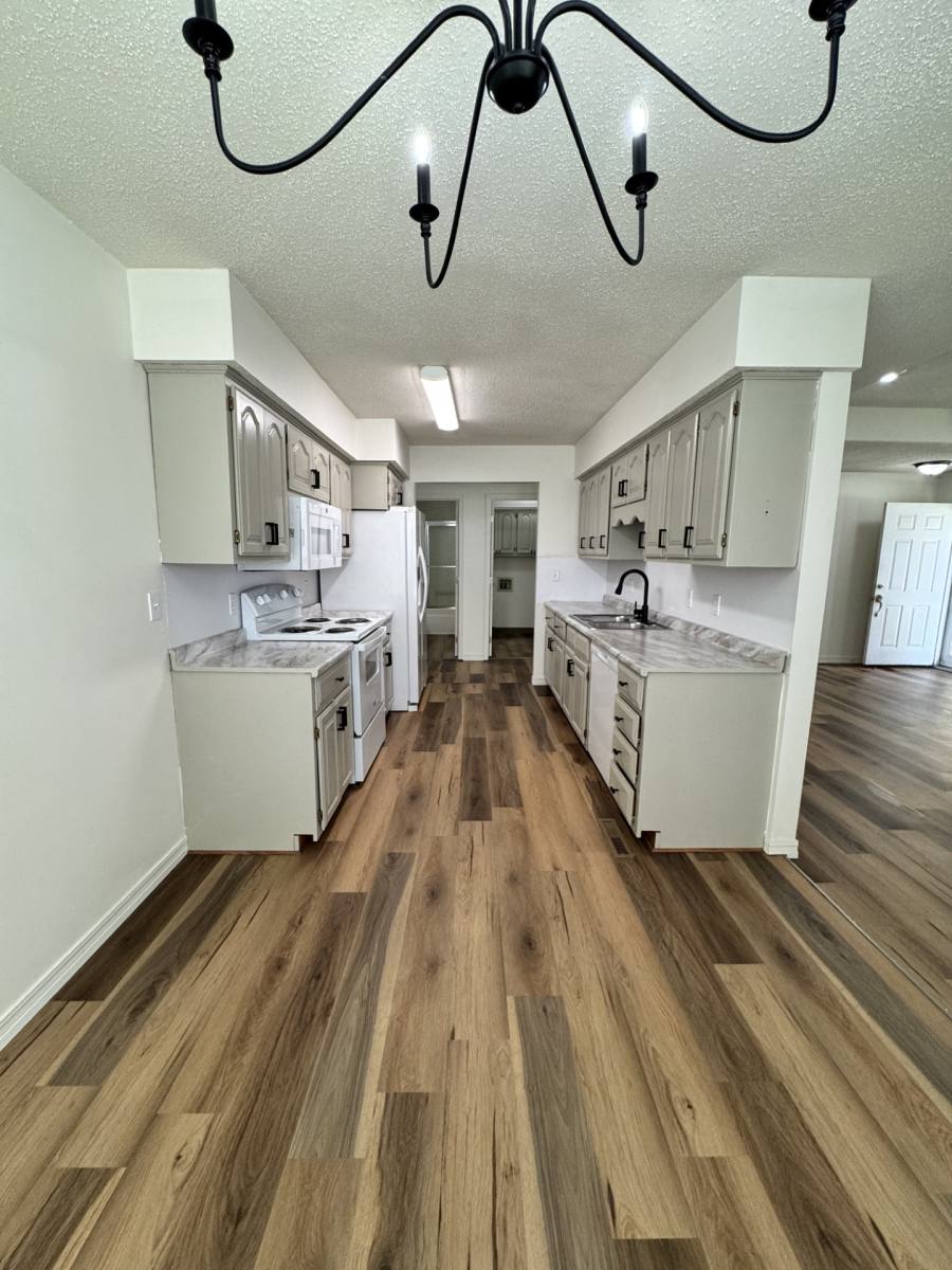 Townhouse for rent at 1007 Ohio St, Pittsburg, KS 66762
