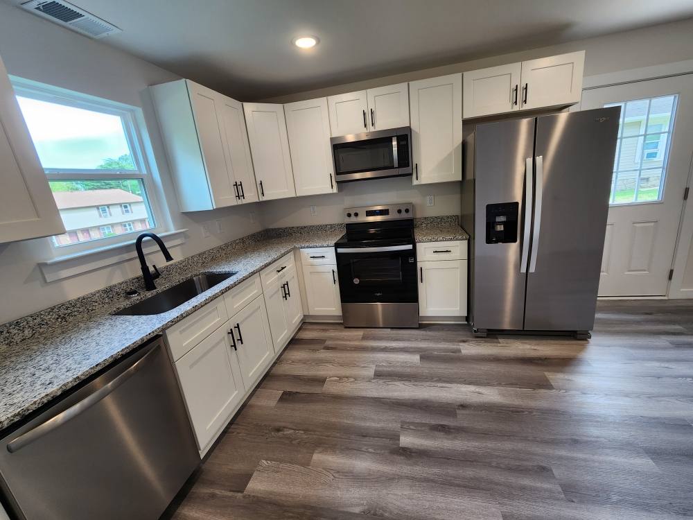 Townhouse for rent at 1216 12th St NE, Hickory, NC 28601