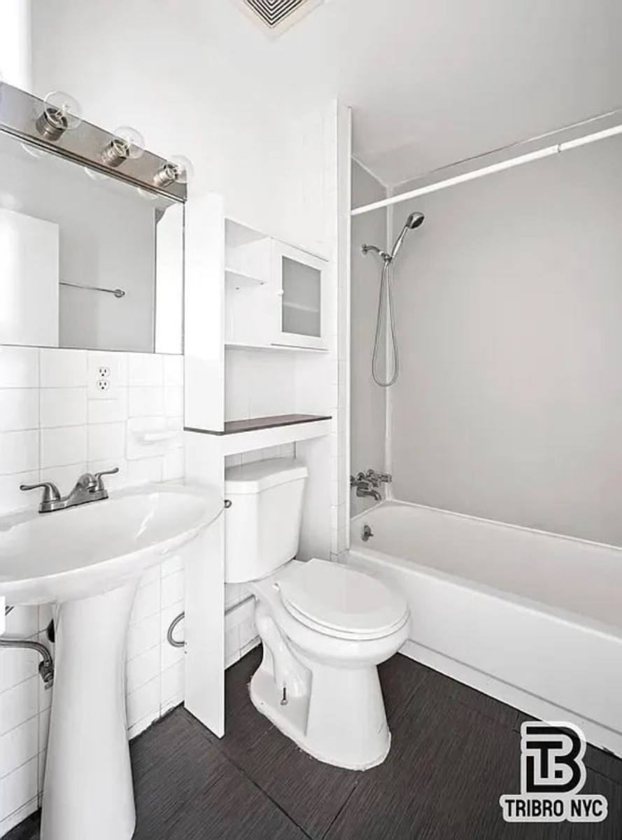 Apartment for rent at 307 E 104th St #7, New York, NY 10029