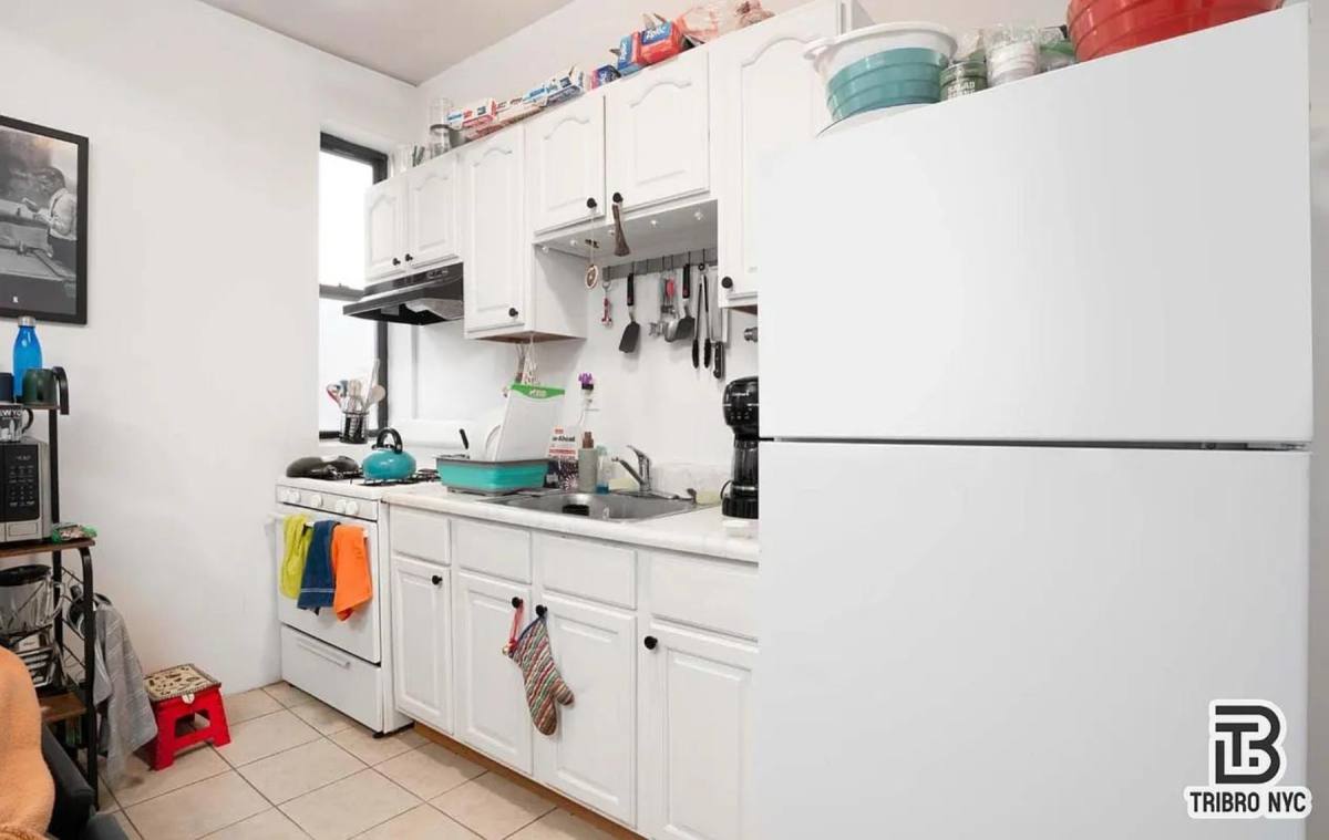 Apartment for rent at 10 Catalpa Ave #4F, Brooklyn, NY 11238