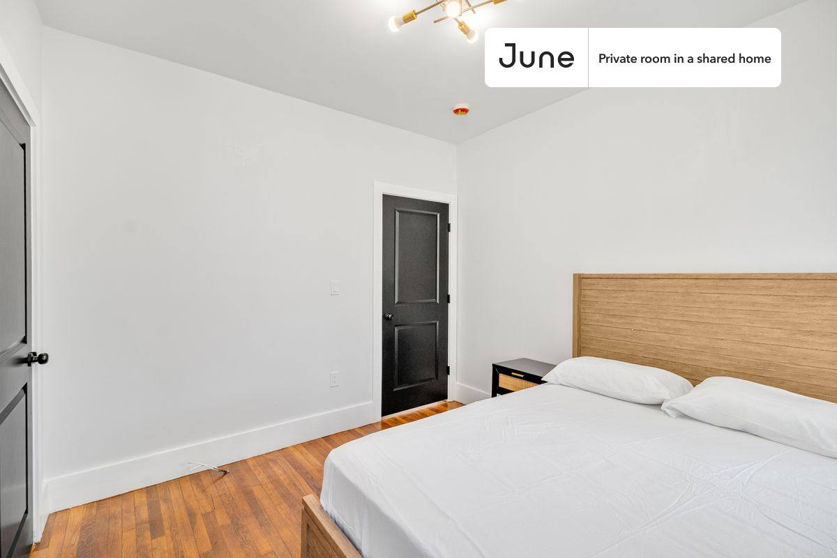 Apartment for rent at 10 Walnut Park, Roxbury, MA 02119