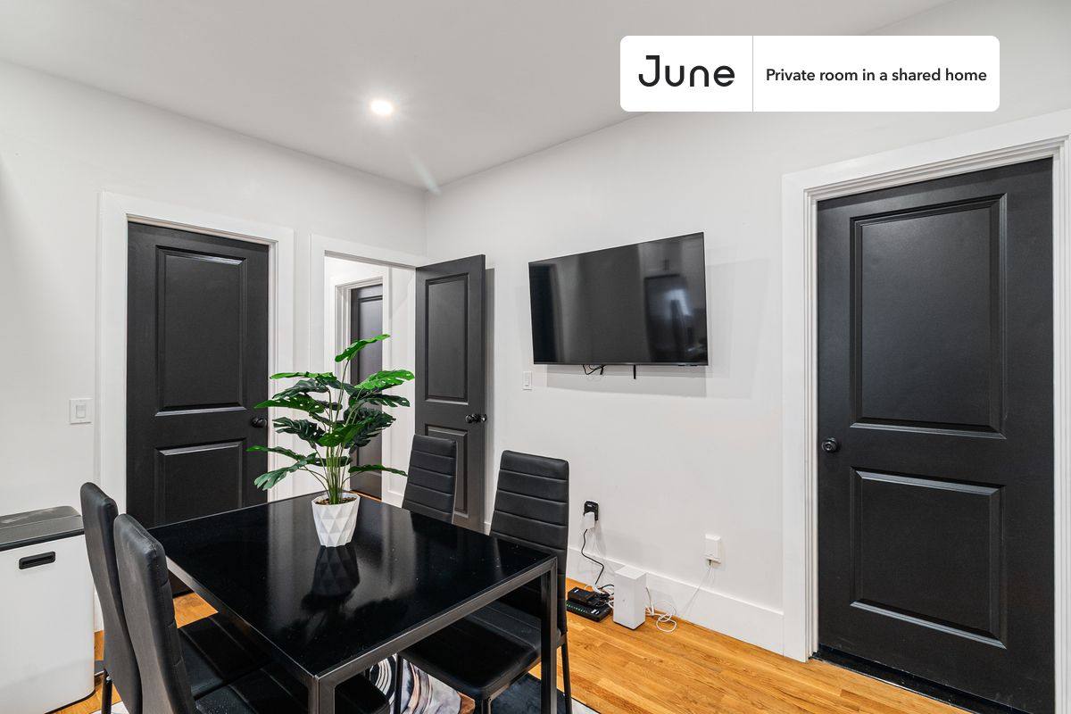 Apartment for rent at 10 Walnut Park, Roxbury, MA 02119