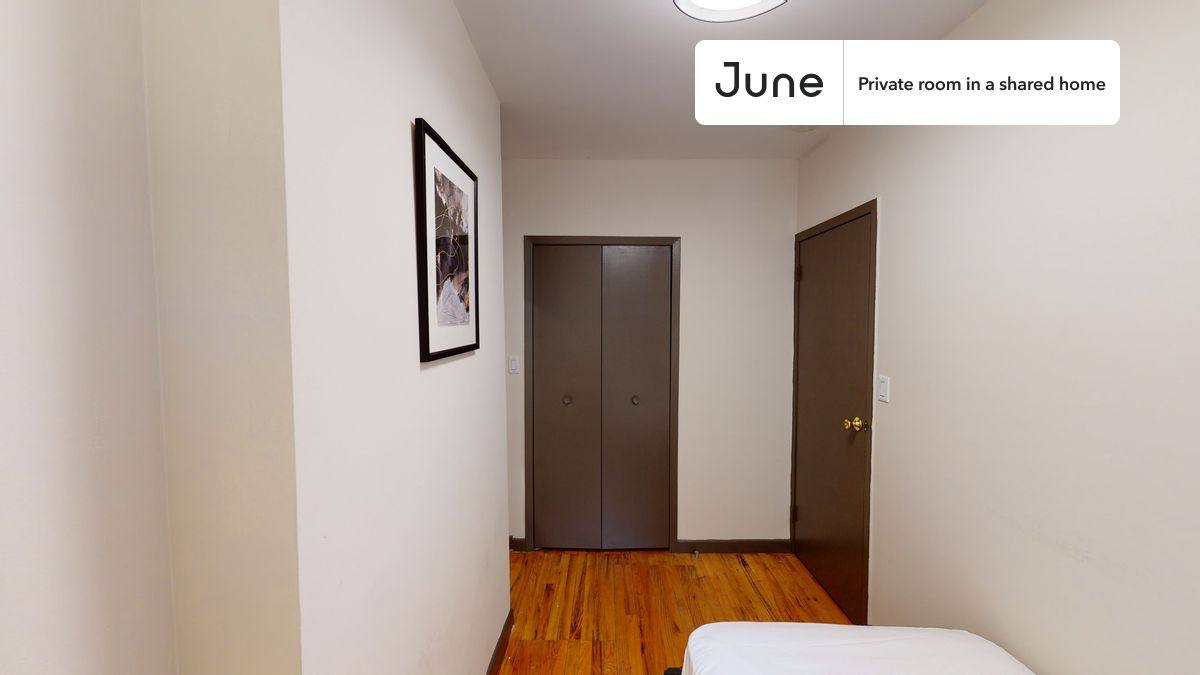 Apartment for rent at 1521 York Ave #B, New York, NY 10028