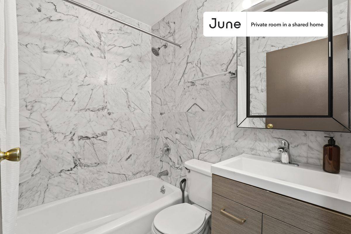 Apartment for rent at 1521 York Ave #B, New York, NY 10028