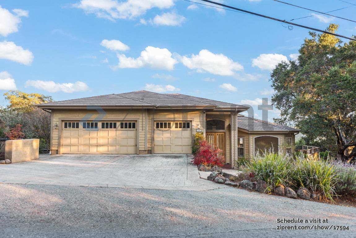 House for rent at 135 Montalvo Rd, Redwood City, CA 94062