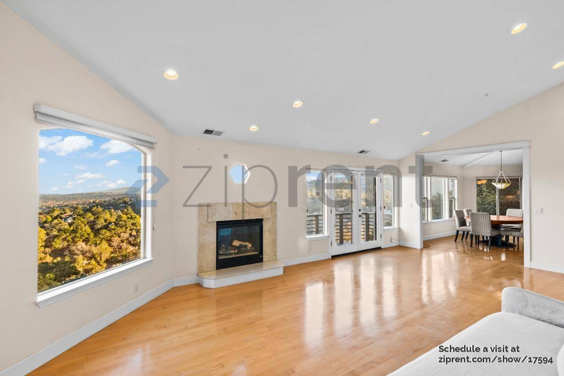 House for rent at 135 Montalvo Rd, Redwood City, CA 94062