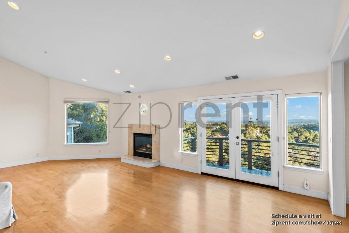 House for rent at 135 Montalvo Rd, Redwood City, CA 94062