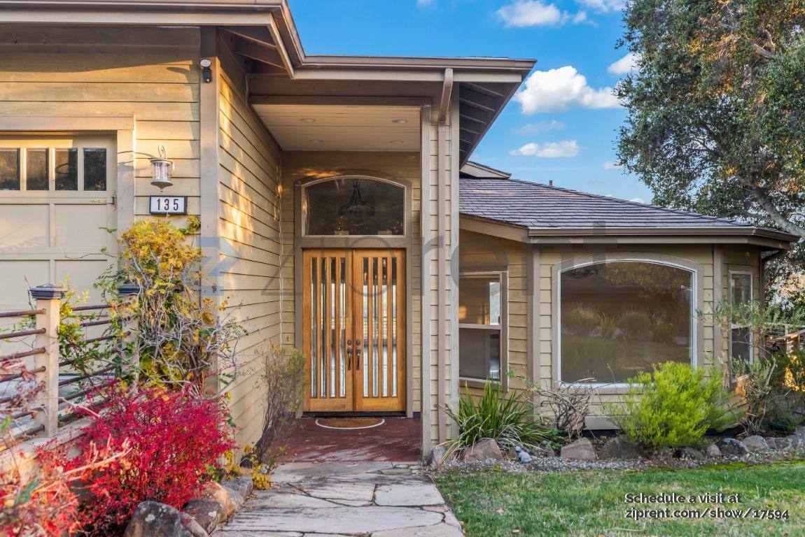 House for rent at 135 Montalvo Rd, Redwood City, CA 94062