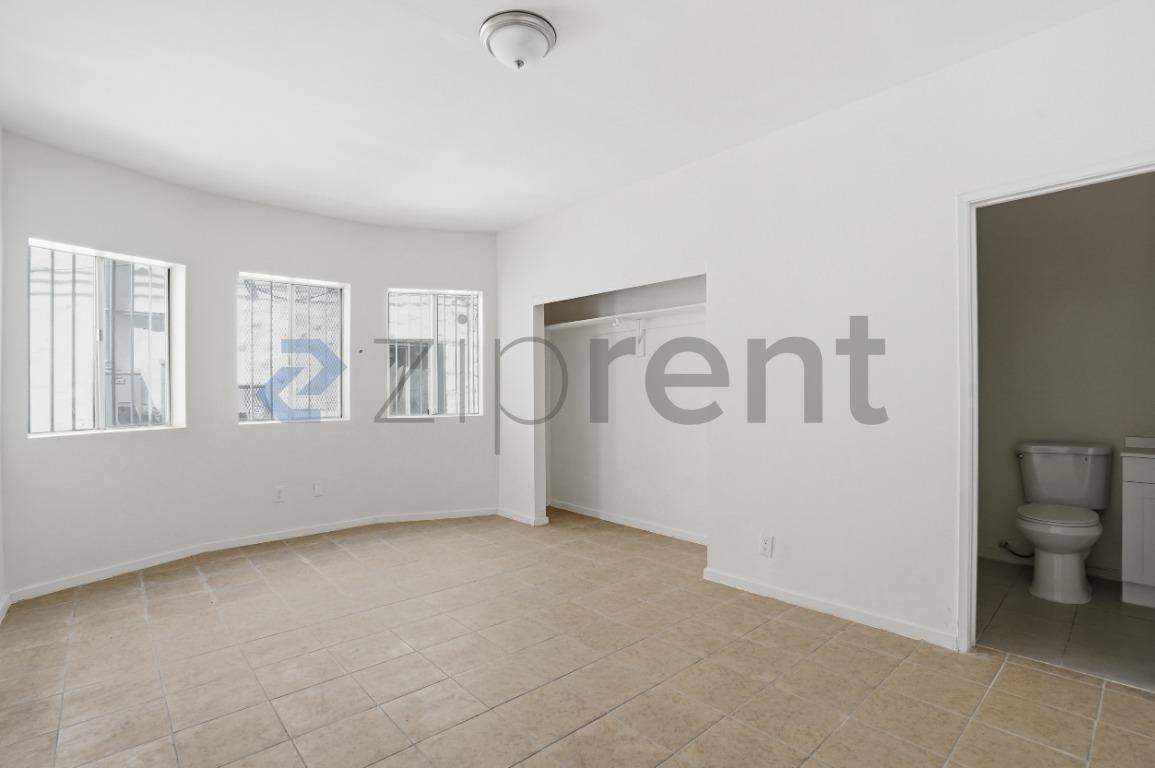 Apartment for rent at 1513 W 12th Place #4, Los Angeles, CA 90015