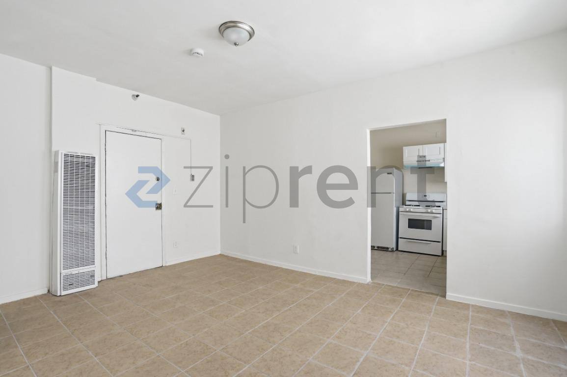 Apartment for rent at 1513 W 12th Place #4, Los Angeles, CA 90015