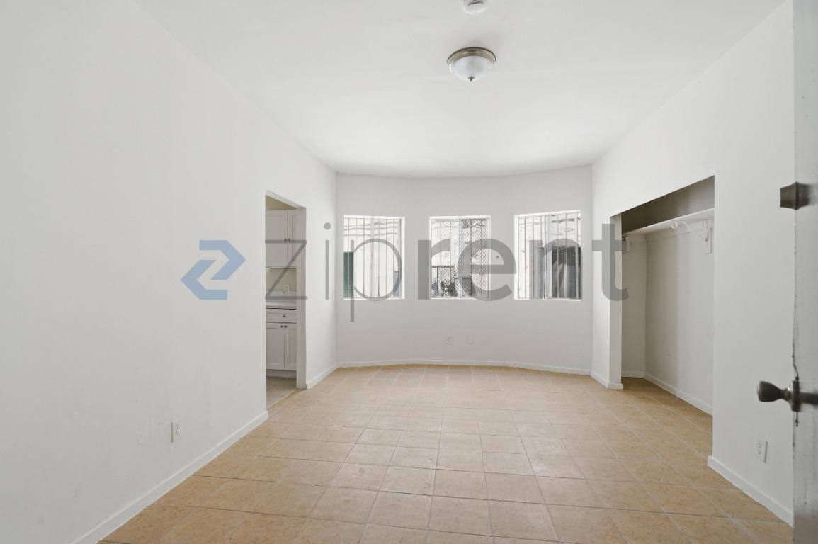 Apartment for rent at 1513 W 12th Place #4, Los Angeles, CA 90015