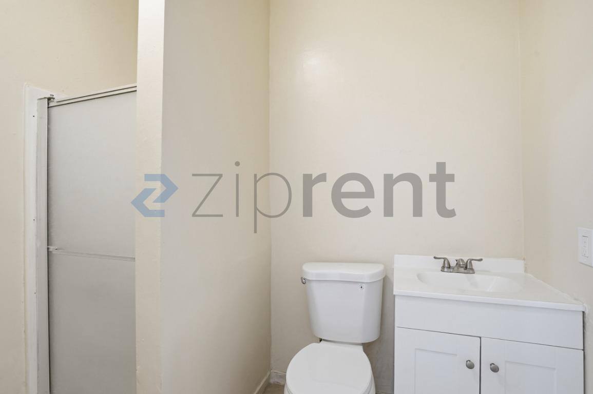 Apartment for rent at 1513 W 12th Place #4, Los Angeles, CA 90015