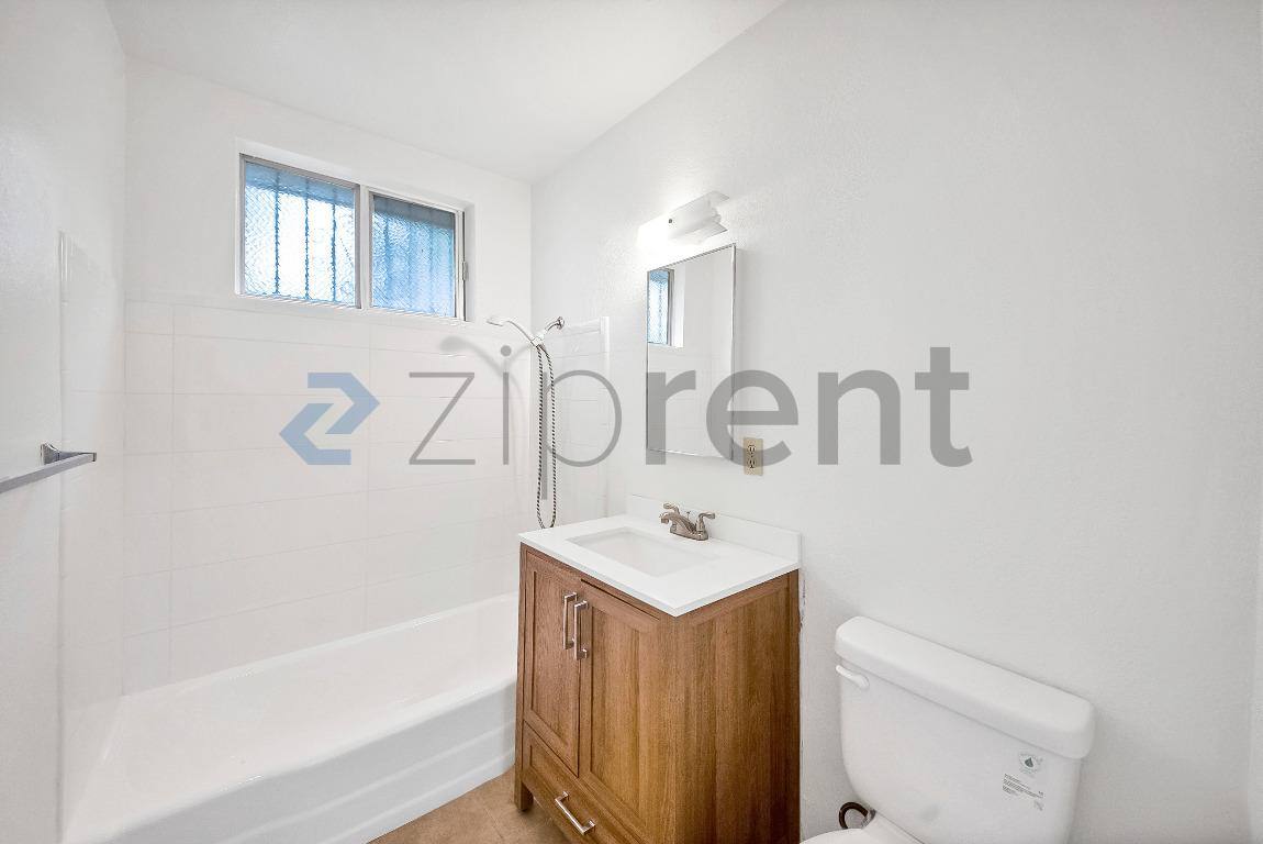 Apartment for rent at 2458 Normandie Ave #3, Los Angeles, CA 90007