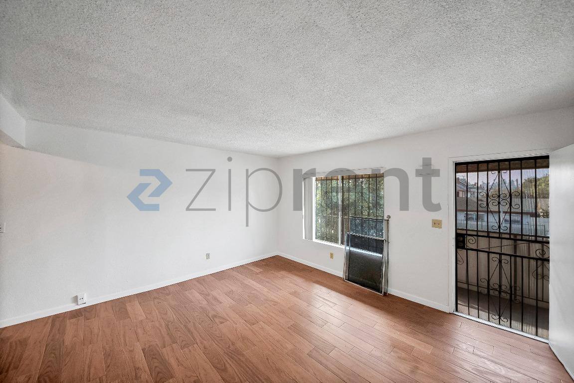 Apartment for rent at 2458 Normandie Ave #3, Los Angeles, CA 90007