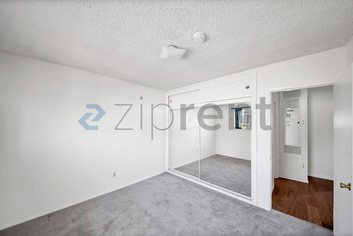 Apartment for rent at 2458 Normandie Ave #3, Los Angeles, CA 90007