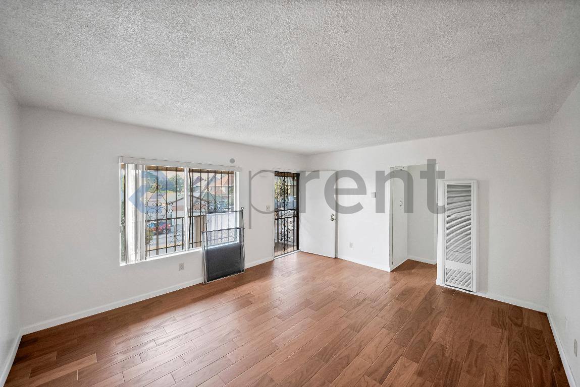 Apartment for rent at 2458 Normandie Ave #3, Los Angeles, CA 90007