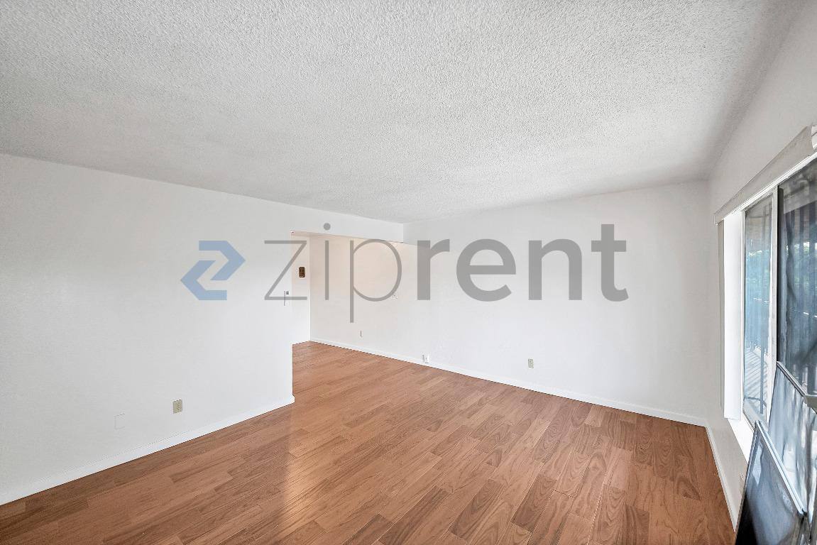 Apartment for rent at 2458 Normandie Ave #3, Los Angeles, CA 90007