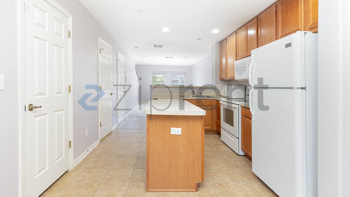 Townhouse for rent at 522 Wheaton Trent Place, Tampa, FL 33619