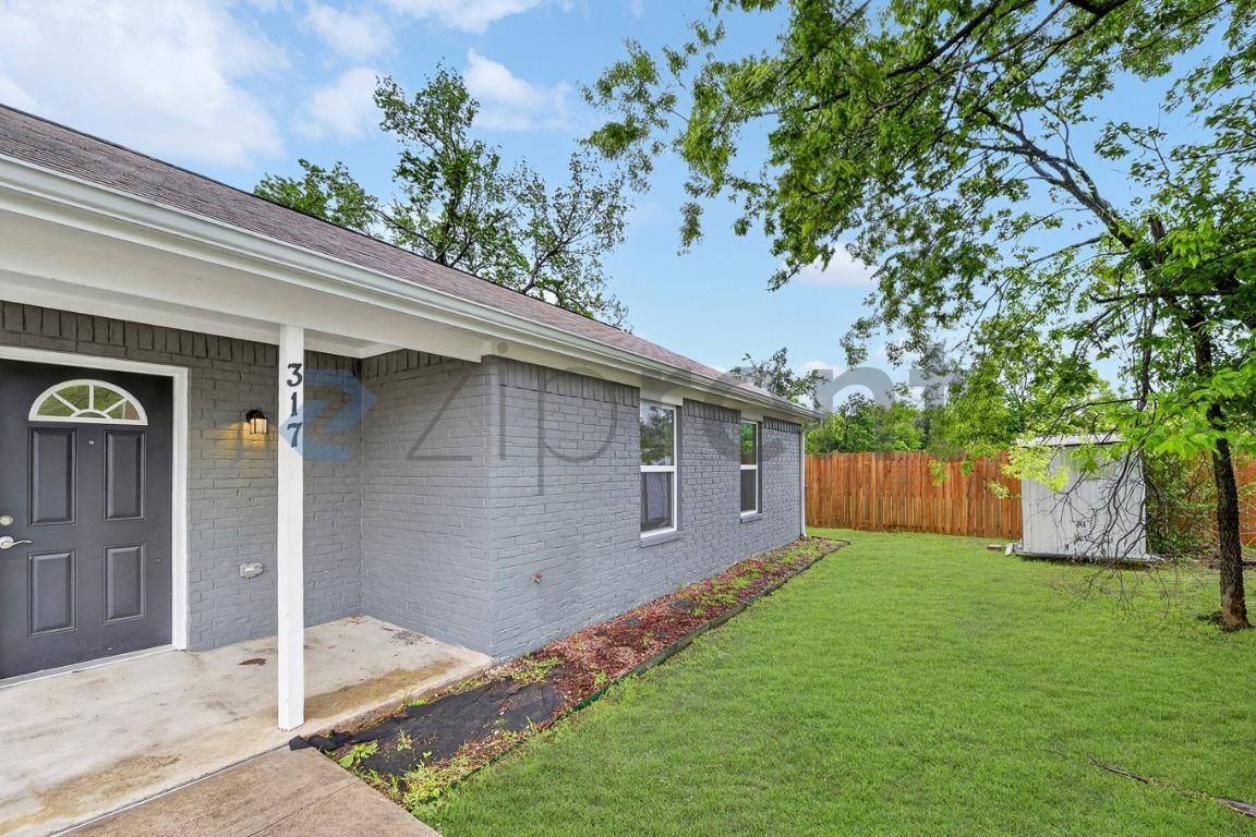 House for rent at 317 Jones St, Bonham, TX 75418