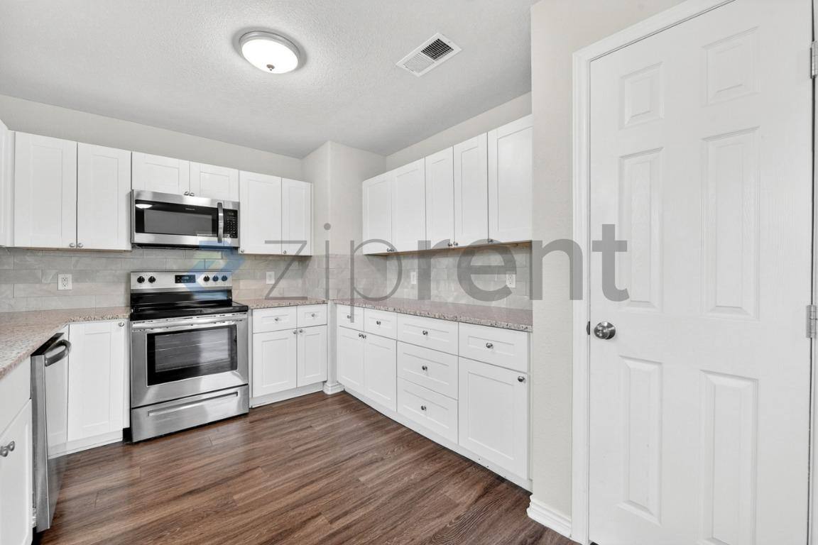 House for rent at 317 Jones St, Bonham, TX 75418