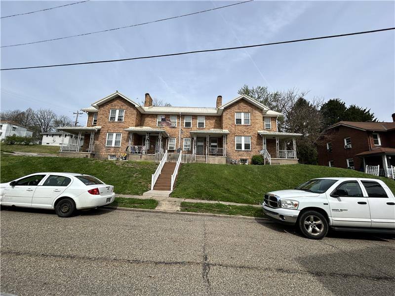 Townhouse for rent at 125 George St, Mingo Junction, OH 43938