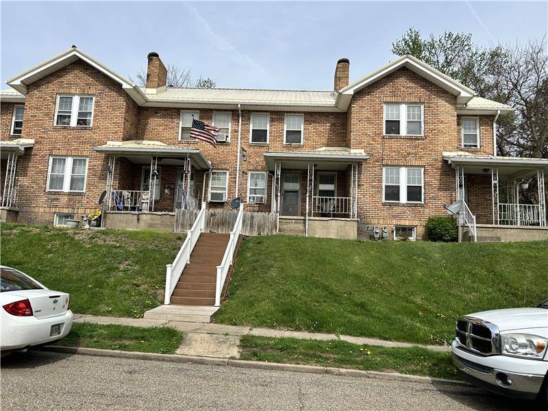Townhouse for rent at 125 George St, Mingo Junction, OH 43938