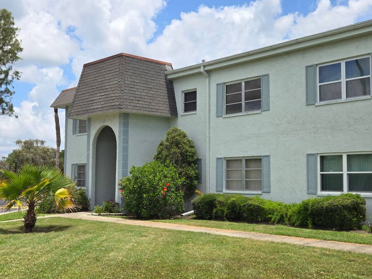 Apartment for rent at 389 S McMullen Booth Rd, Clearwater, FL 33759