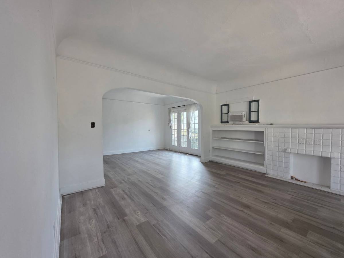 Apartment for rent at 1000 - 1016 N Croft Ave, West Hollywood, CA 90069