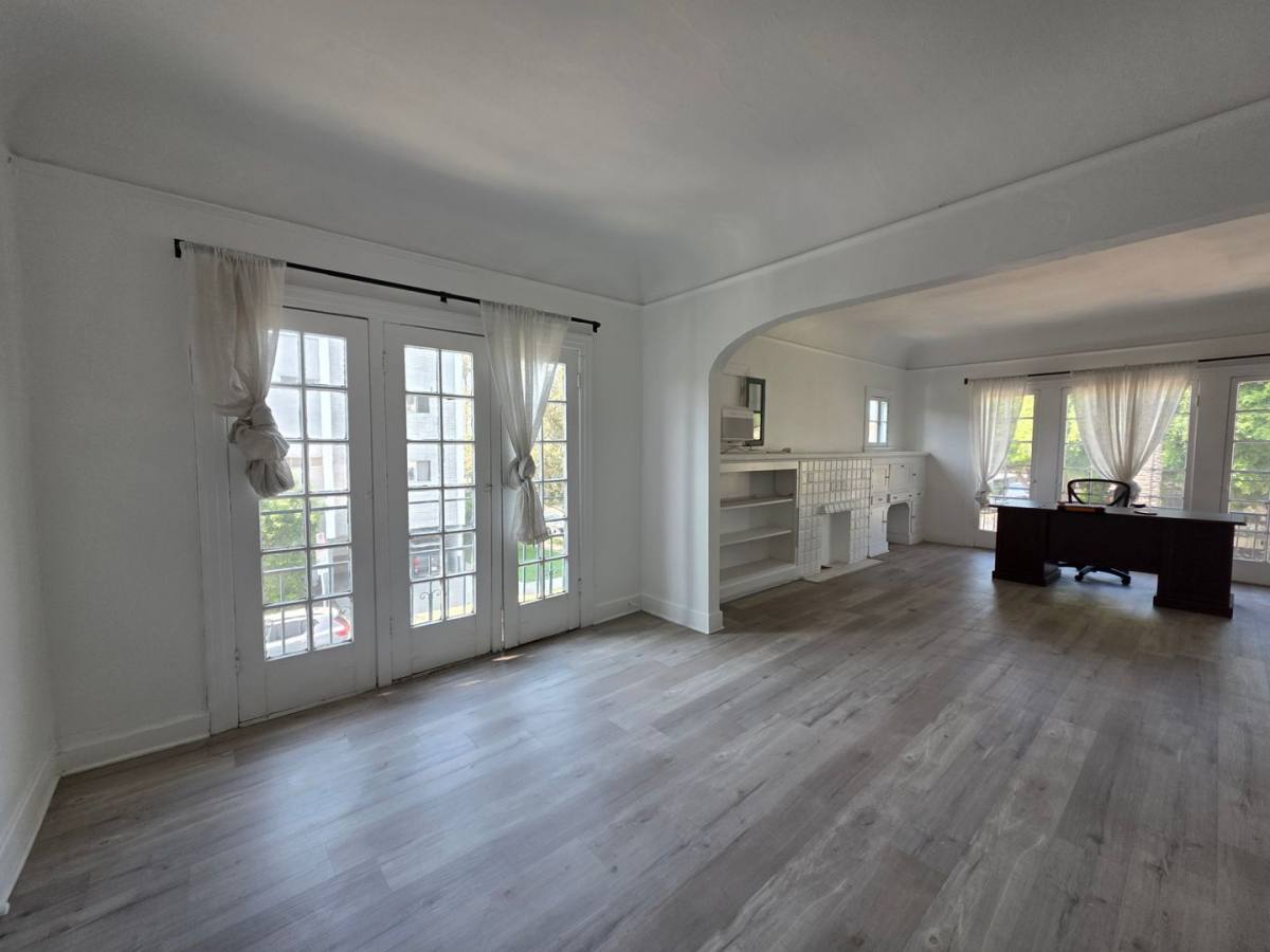 Apartment for rent at 1000 - 1016 N Croft Ave, West Hollywood, CA 90069
