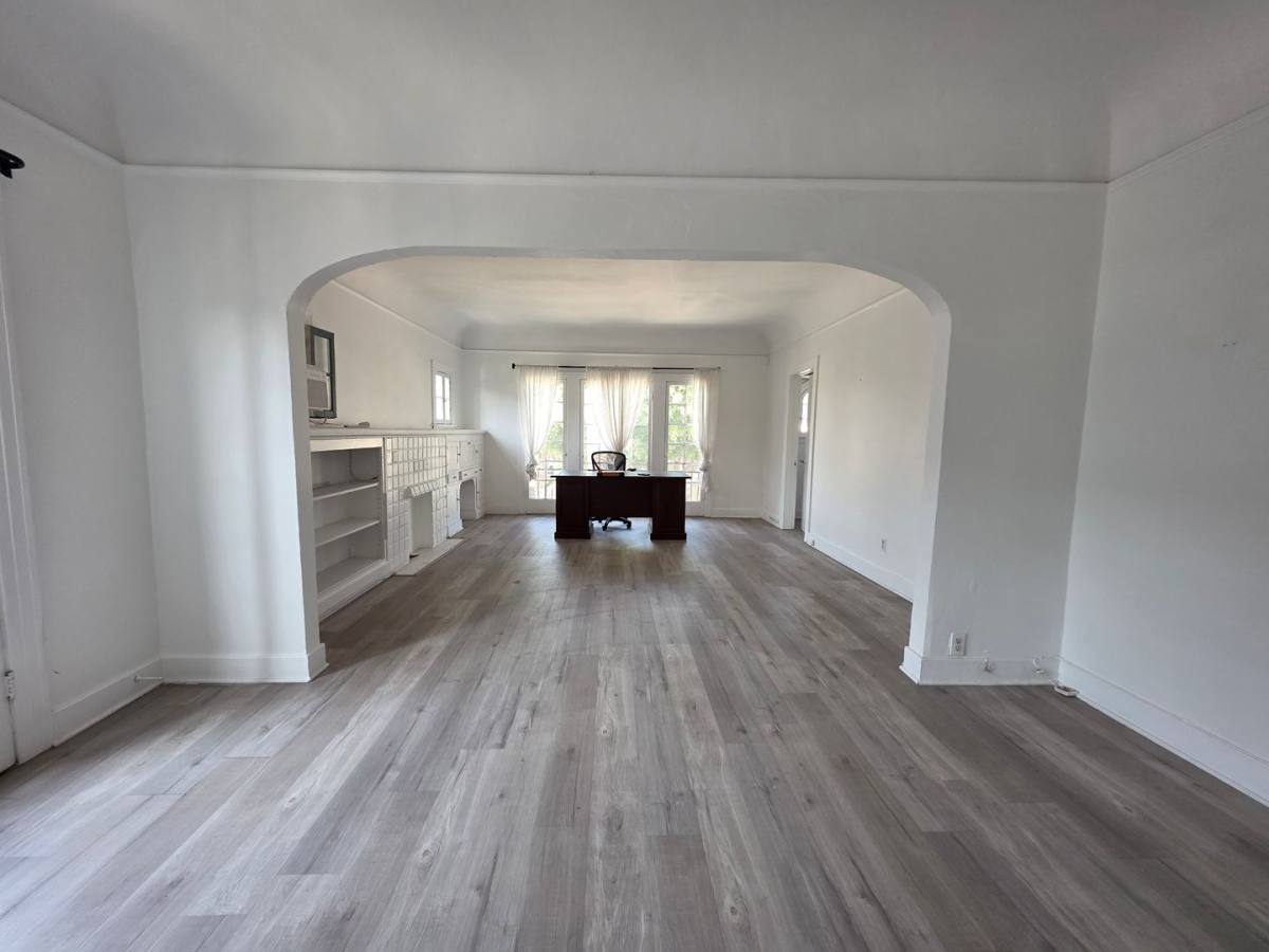Apartment for rent at 1000 - 1016 N Croft Ave, West Hollywood, CA 90069