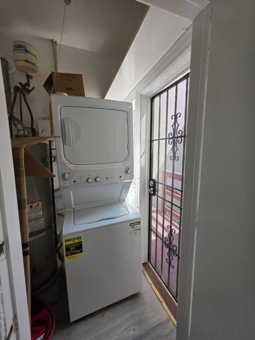 Apartment for rent at 1000 - 1016 N Croft Ave, West Hollywood, CA 90069