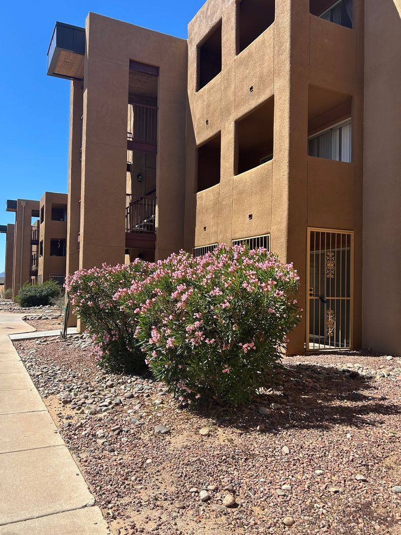 Condo for rent at 1810 E Blacklidge Dr, Tucson, AZ 85719