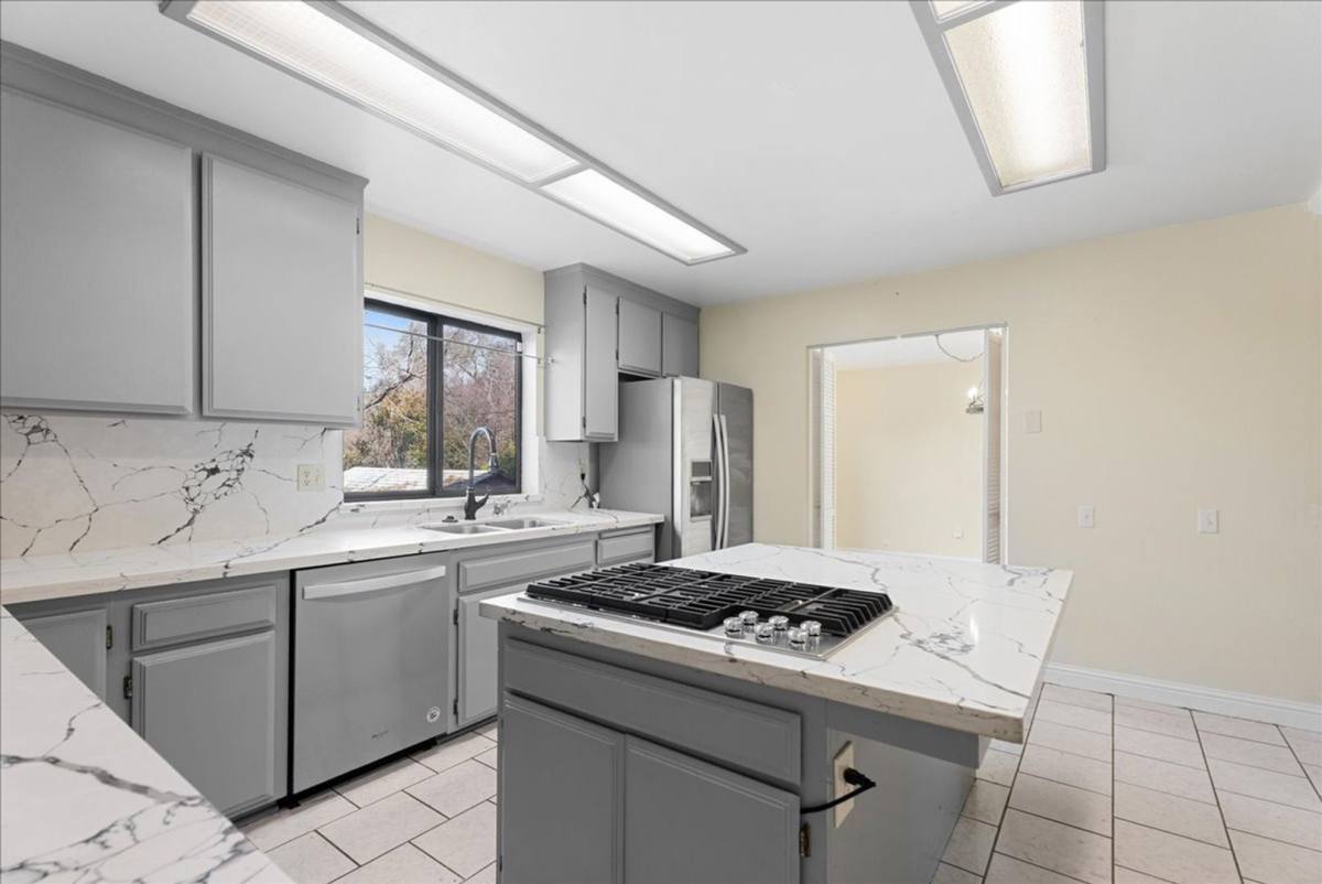 House for rent at 2717 Knollwood Dr, Shingle Springs, CA 95682
