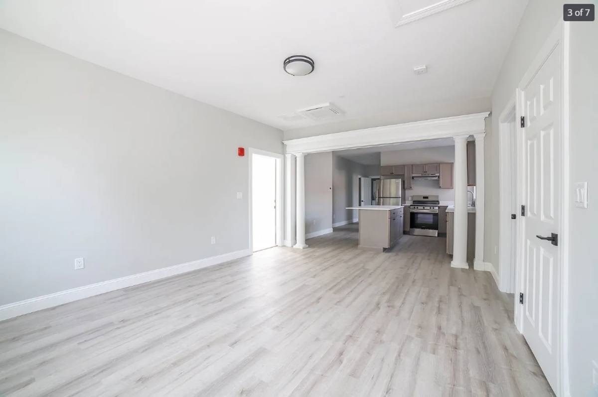 Apartment for rent at 566-572 Main St, Shrewsbury, MA 01545