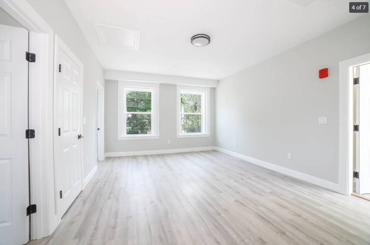 Apartment for rent at 566-572 Main St, Shrewsbury, MA 01545