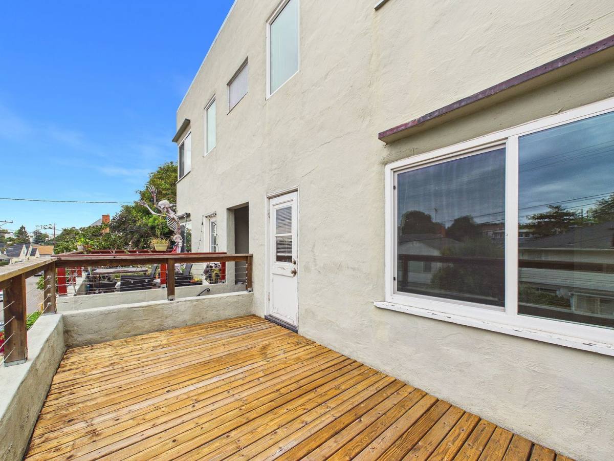 Apartment for rent at 1148 Norwood Ave, Oakland, CA 94610