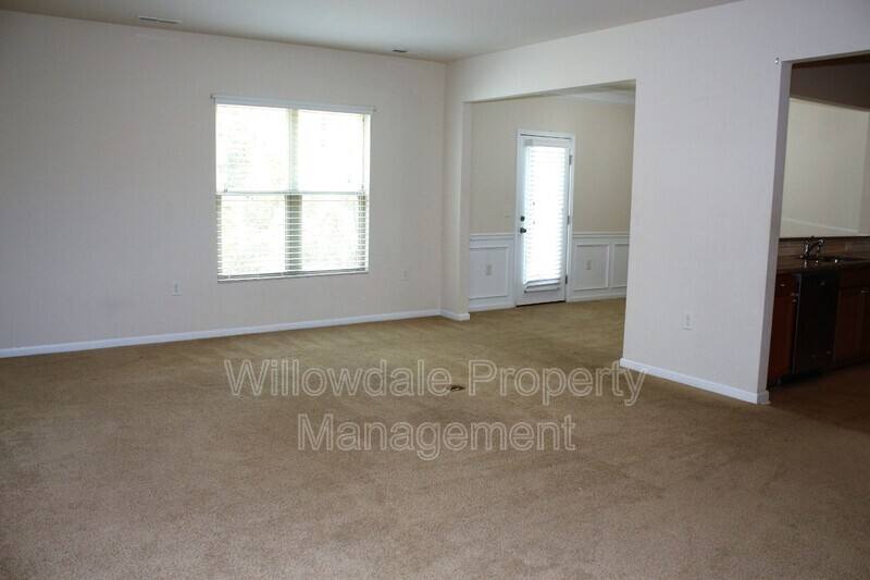 Townhouse for rent at 421 Chanson Dr, Cary, NC 27519