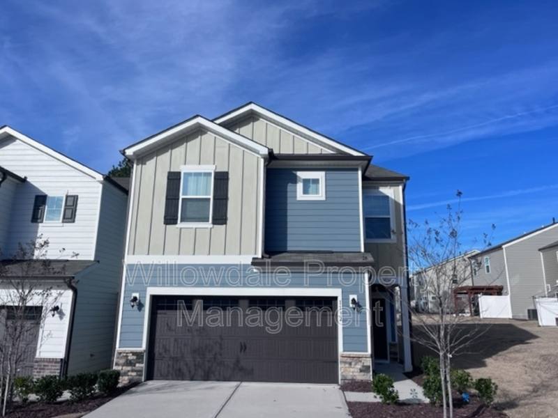 Townhouse for rent at 1132 Chestnut Bluff Run, Apex, NC 27502