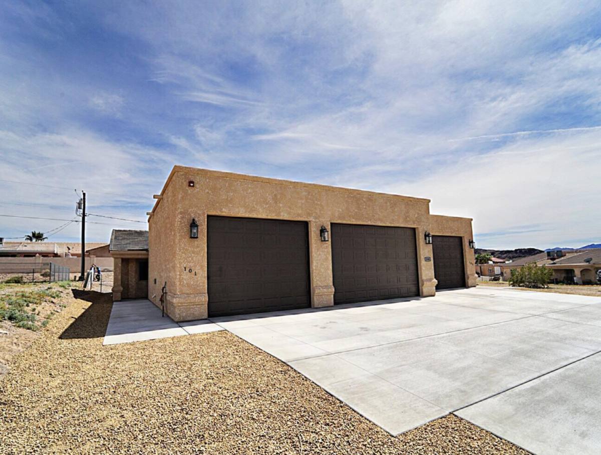 Townhouse for rent at 3300 Tomahawk Dr, Lake Havasu City, AZ 86406