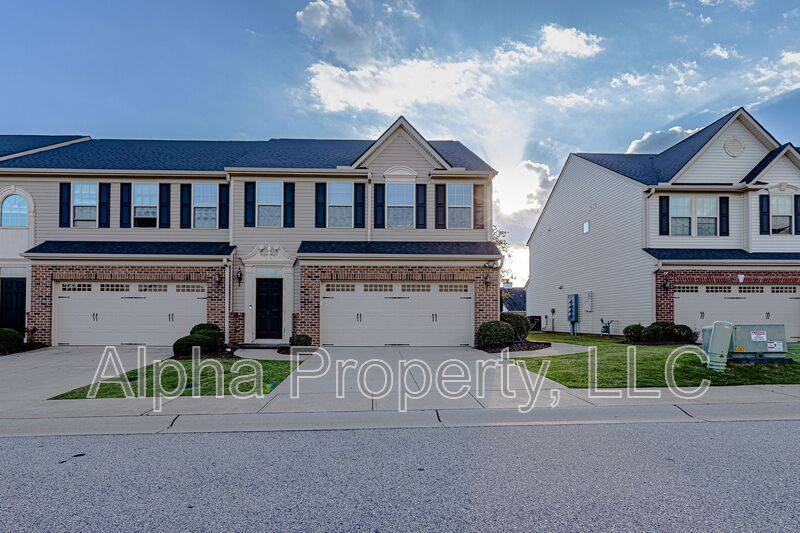 10 Irvington Dr, Greer, SC 29650
