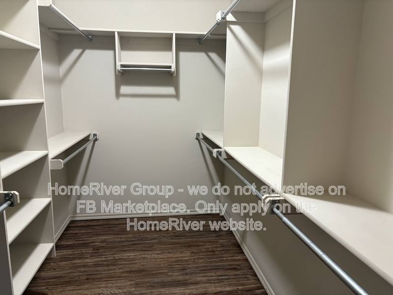 Apartment for rent at 200 Ashley Dr, Edmond, OK 73003