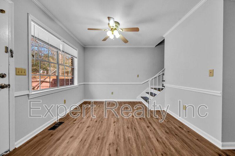 Townhouse for rent at 822 Linbard Lane, Birmingham, AL 35226
