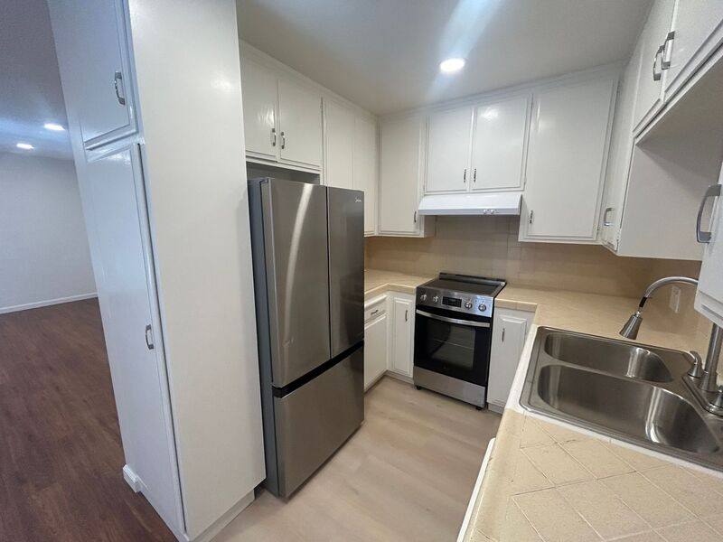 Apartment for rent at 346 N Louise St #12, Glendale, CA 91206