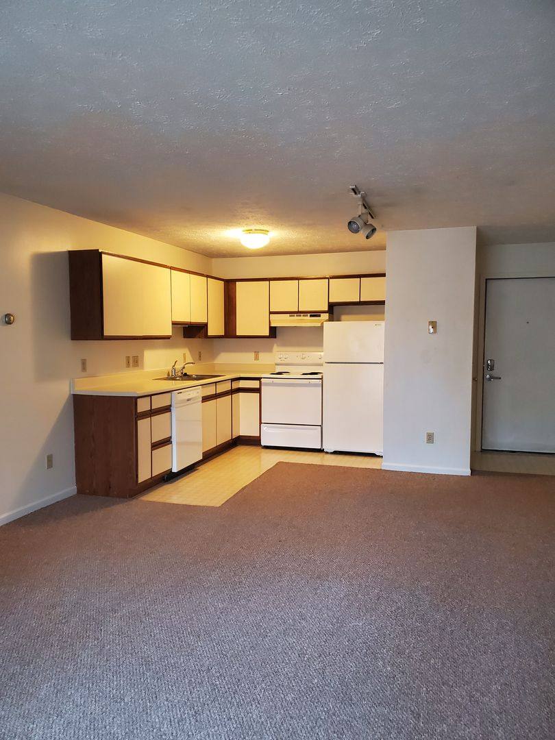 Apartment for rent at 414 417 426 Munson Place, Traverse City, MI 49686
