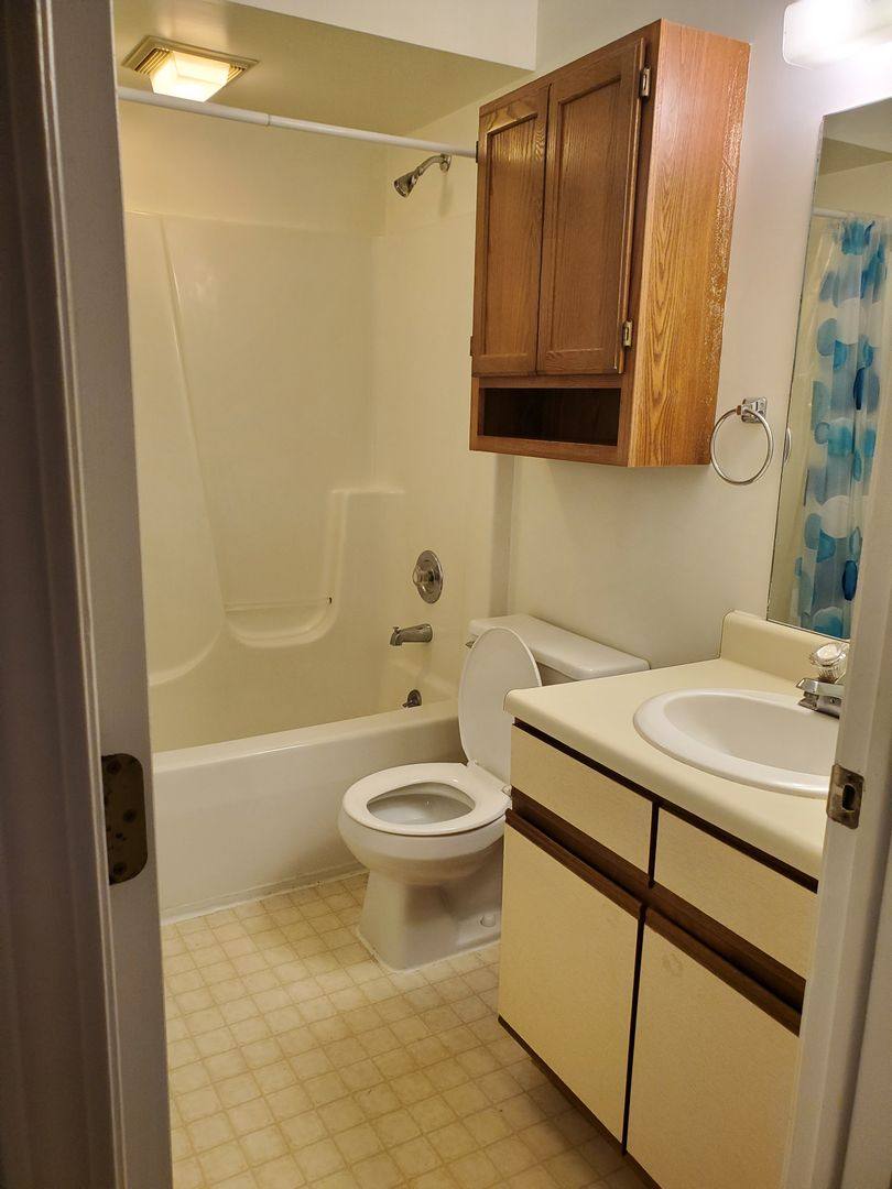 Apartment for rent at 414 417 426 Munson Place, Traverse City, MI 49686