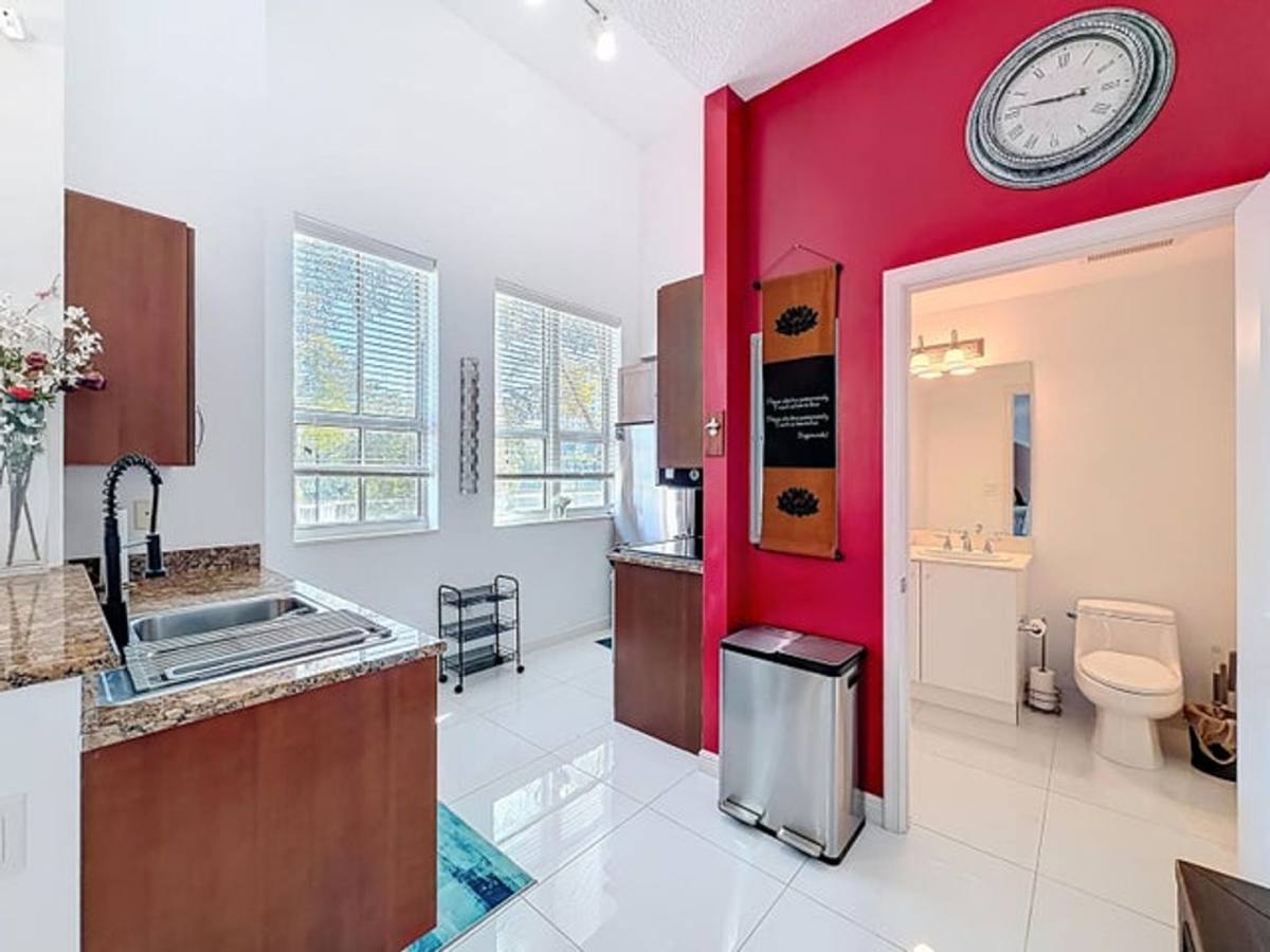 Townhouse for rent at 450 N Federal Highway 103, Boynton Beach, FL 33435